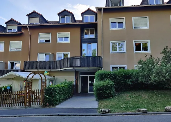Schicke In Stadtnaehe Apartman