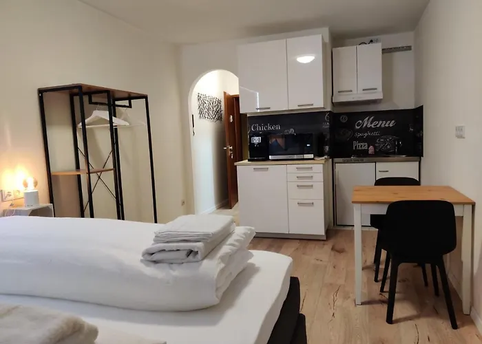Schicke In Stadtnaehe Apartman