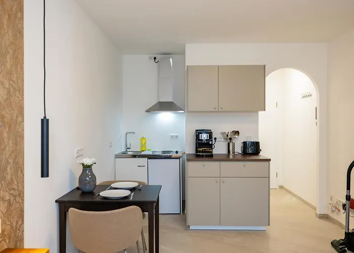 Schicke In Stadtnaehe Apartman *