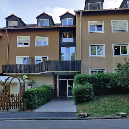 Schicke In Stadtnaehe Apartman