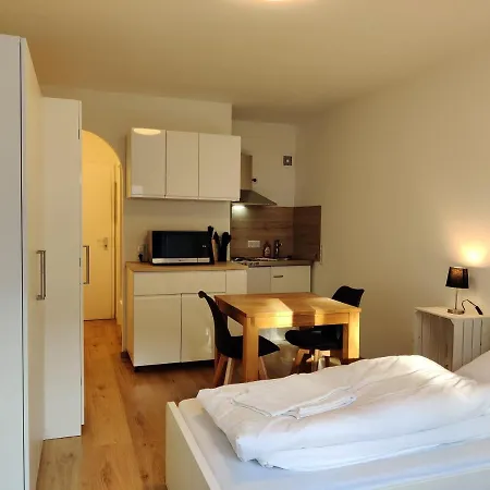 Schicke In Stadtnaehe Apartman *