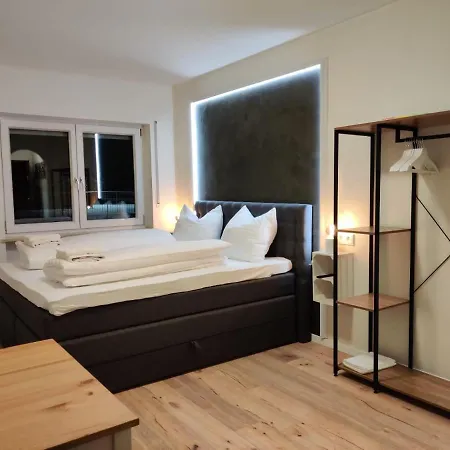 Schicke In Stadtnaehe Apartman